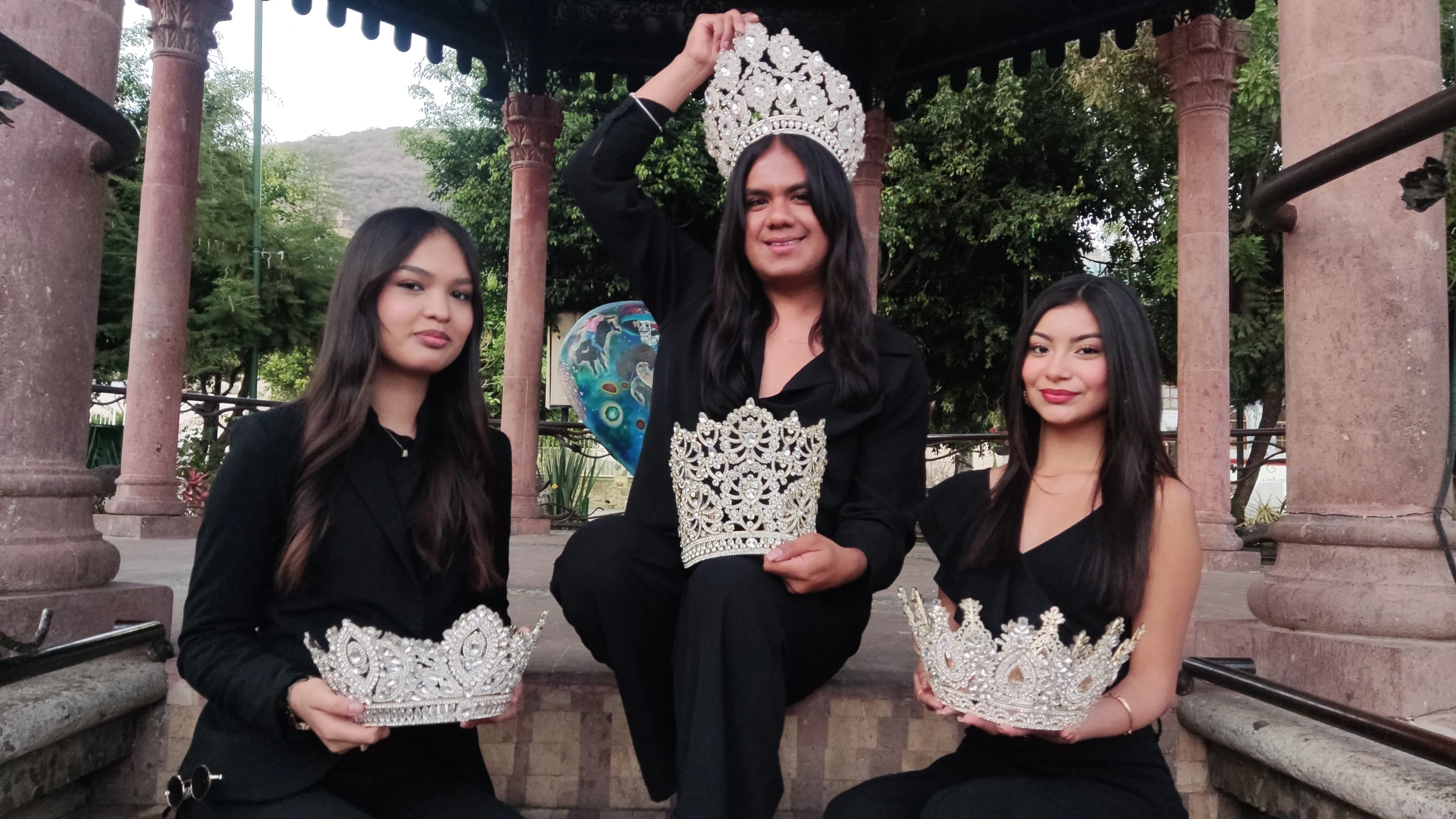 Eduardo Mejía: El "Creador de Reinas" que proyecta a Ajijic en la región
