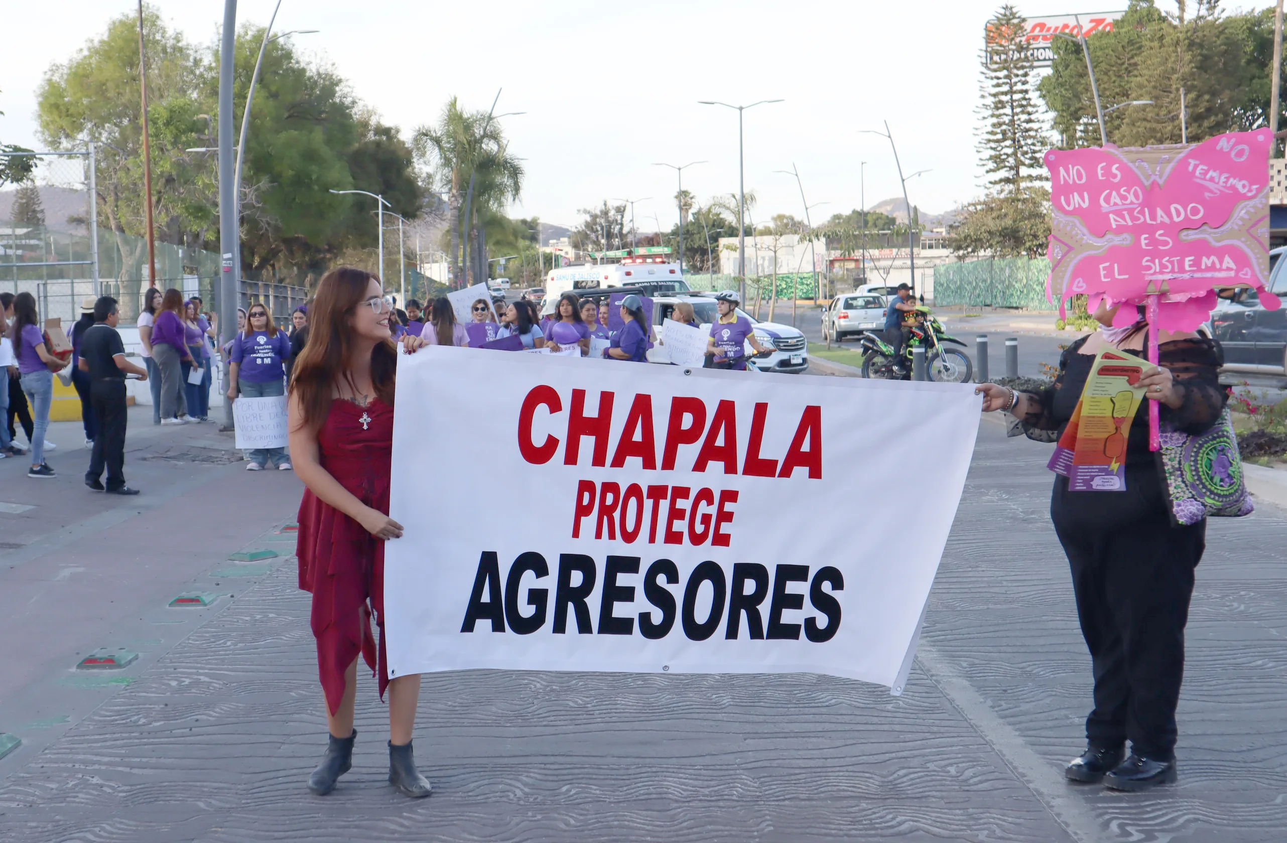 Mujeres de la Ribera marchan en Chapala: exigen justicia y políticas públicas efectivas