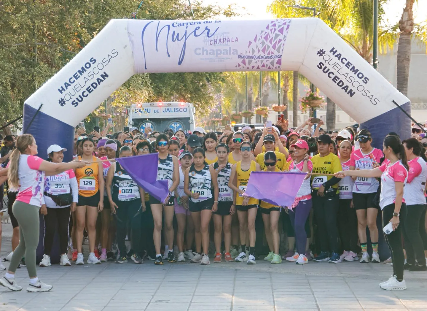 Más de 500 corredoras se apoderan del malecón en la 5ta Carrera de la Mujer Chapala