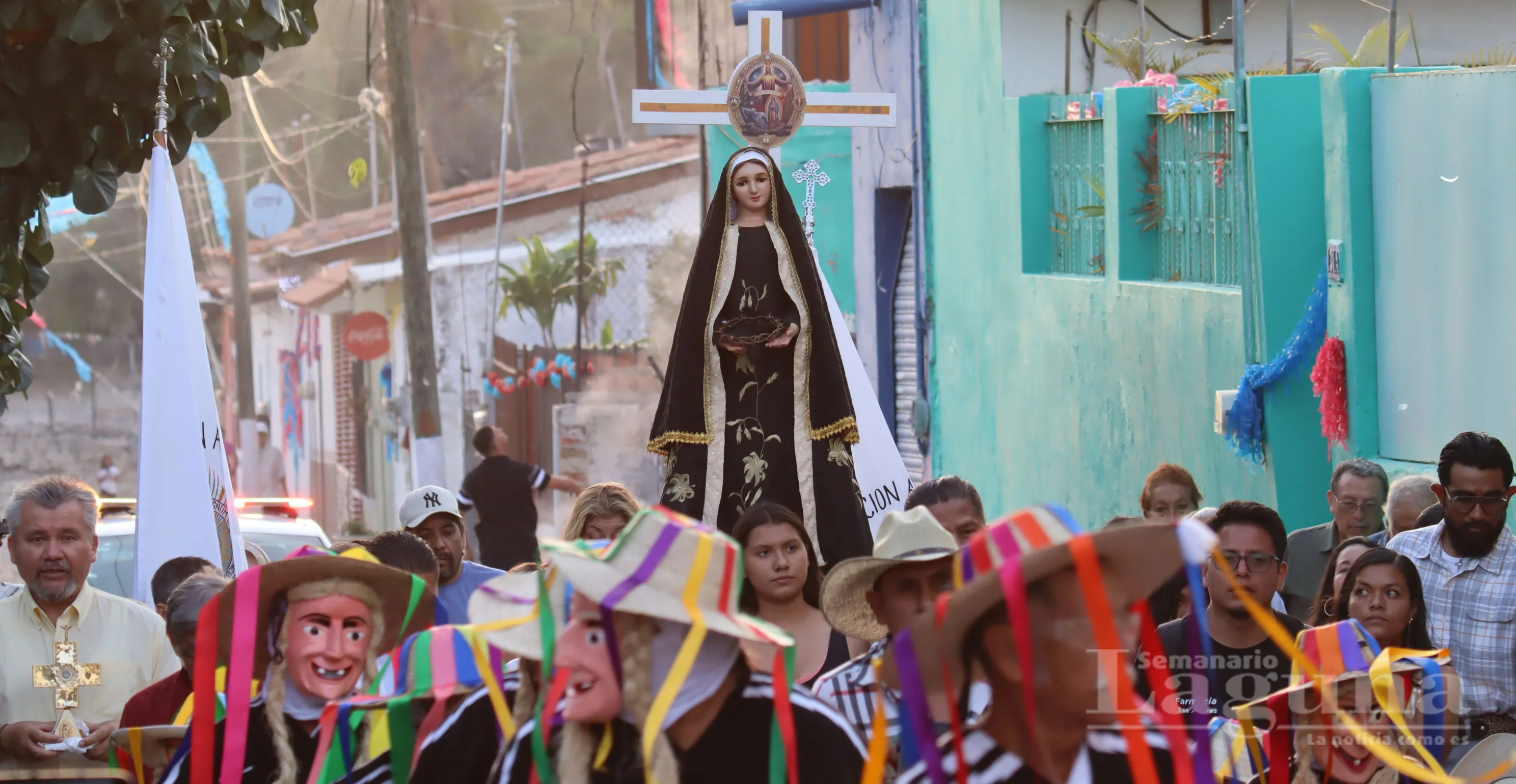 Celebra Santa Cruz de la Soledad sus primeras fiestas patronales como parroquia