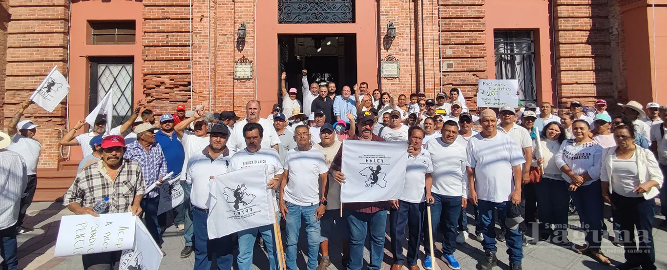 Logran trabajadores de Chapala aumento en bono tras marcha del Día del Trabajo 