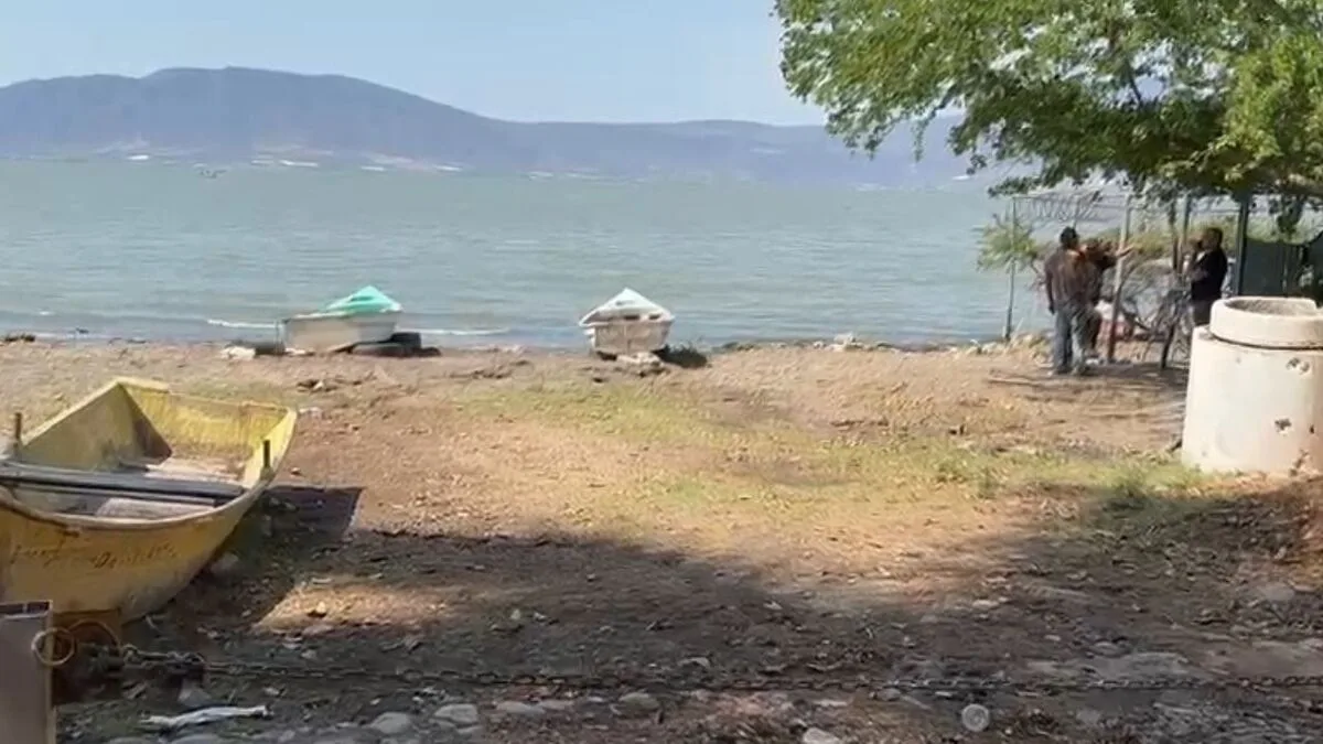 Hallan a hombre sin vida a orillas del lago de Chapala en la delegación de Ajijic