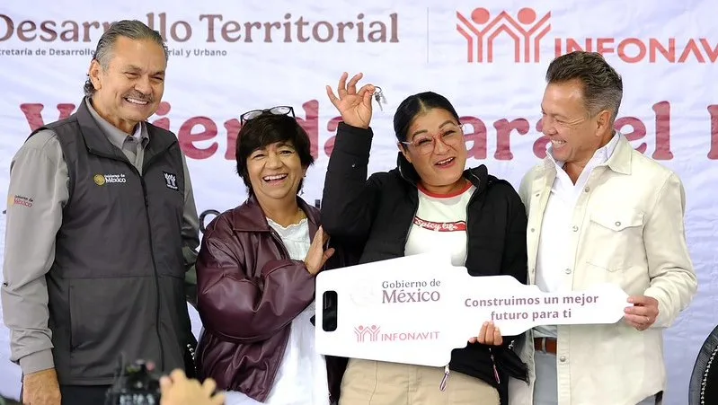 Entregan primeras viviendas en El Salto y proyectan 75 mil casas más en Jalisco