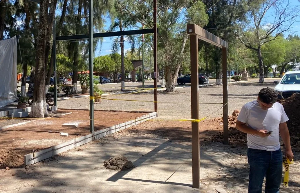 Clausuran extensión de terraza en el malecón de Jocotepec tras altercado 