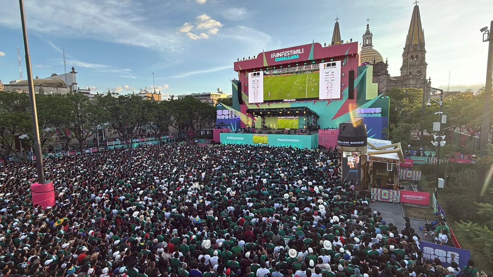 Desborde y caos en el FIFA Fan Fest de Guadalajara: 61 mil aficionados celebran el triunfo de México