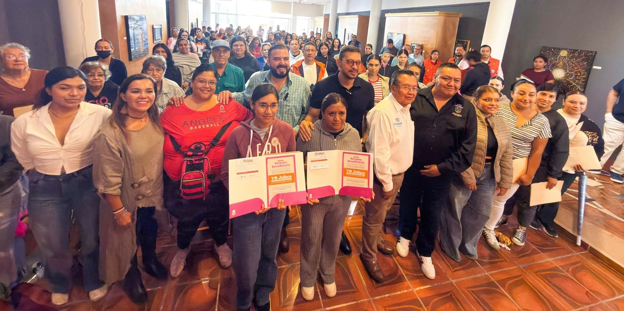Entregan apoyos del programa "Yo Jalisco: Apoyos a Nuestra Gente" a beneficiarios de Jocotepec y Chapala