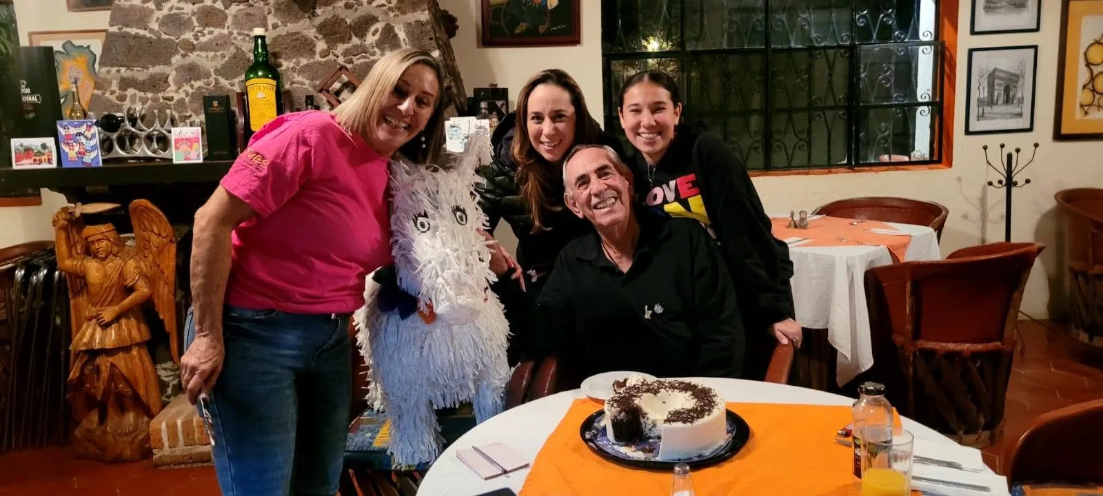 Yves está de regreso y Vino Blanco