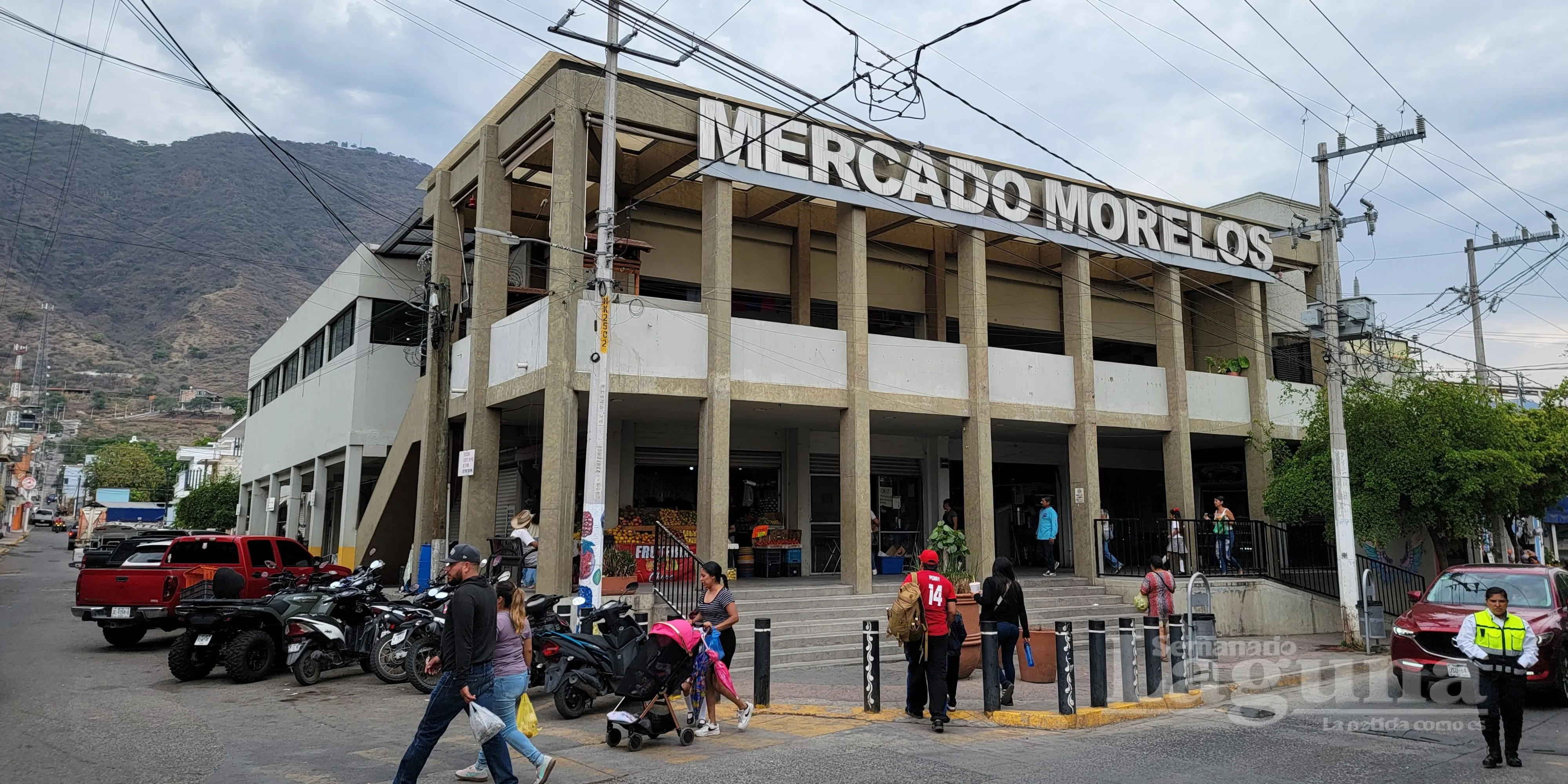 Reparan domos del Mercado Morelos en Jocotepec