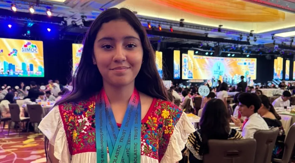 Estudiante de Ajijic gana oro, plata y bronce en Olimpiada Internacional de Matemáticas en Singapur 