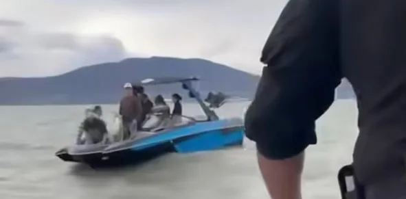 Rescatan a 11 personas a la deriva en el Lago de Chapala