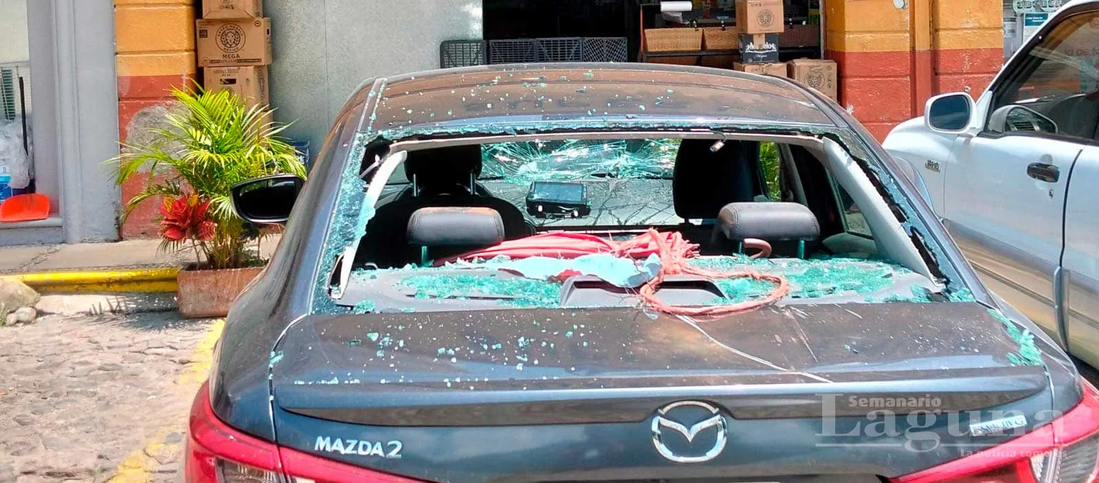 Se salva de la muerte tras fuerte accidente