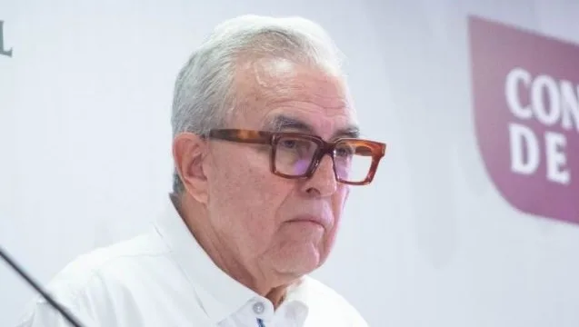 Tras rechazo político Rocha Moya vuelve a dejar la gubernatura de Sinaloa