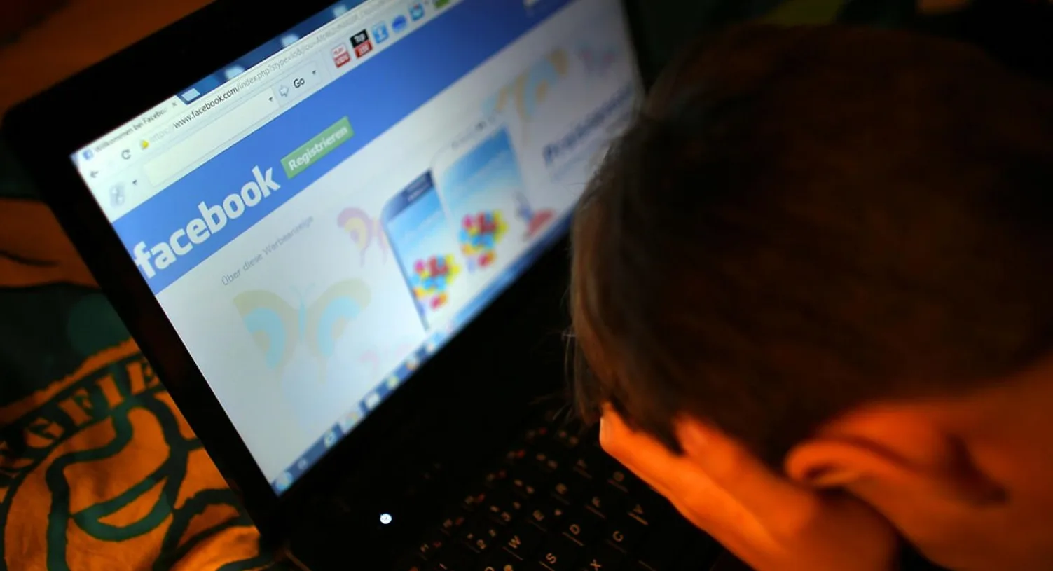 Compartir datos en internet puede exponer a menores