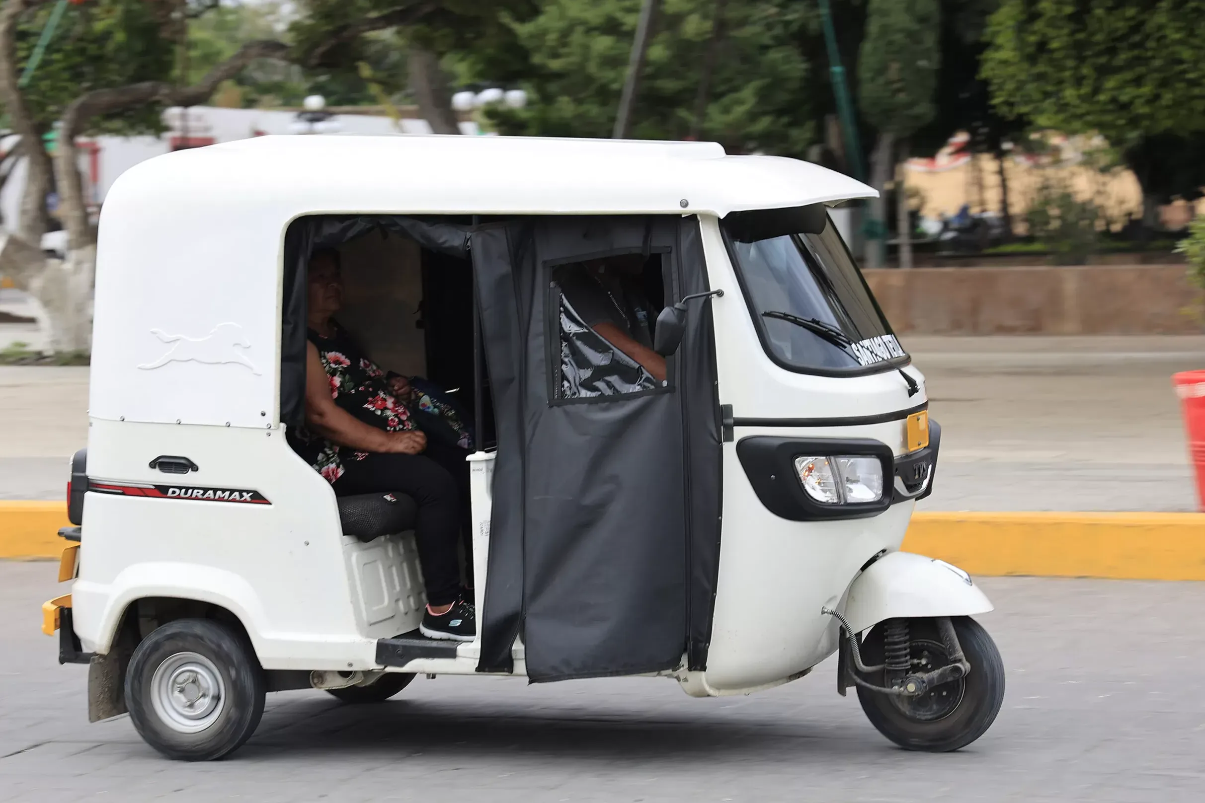 Mototaxis podrían cambiar gasolina por electricidad