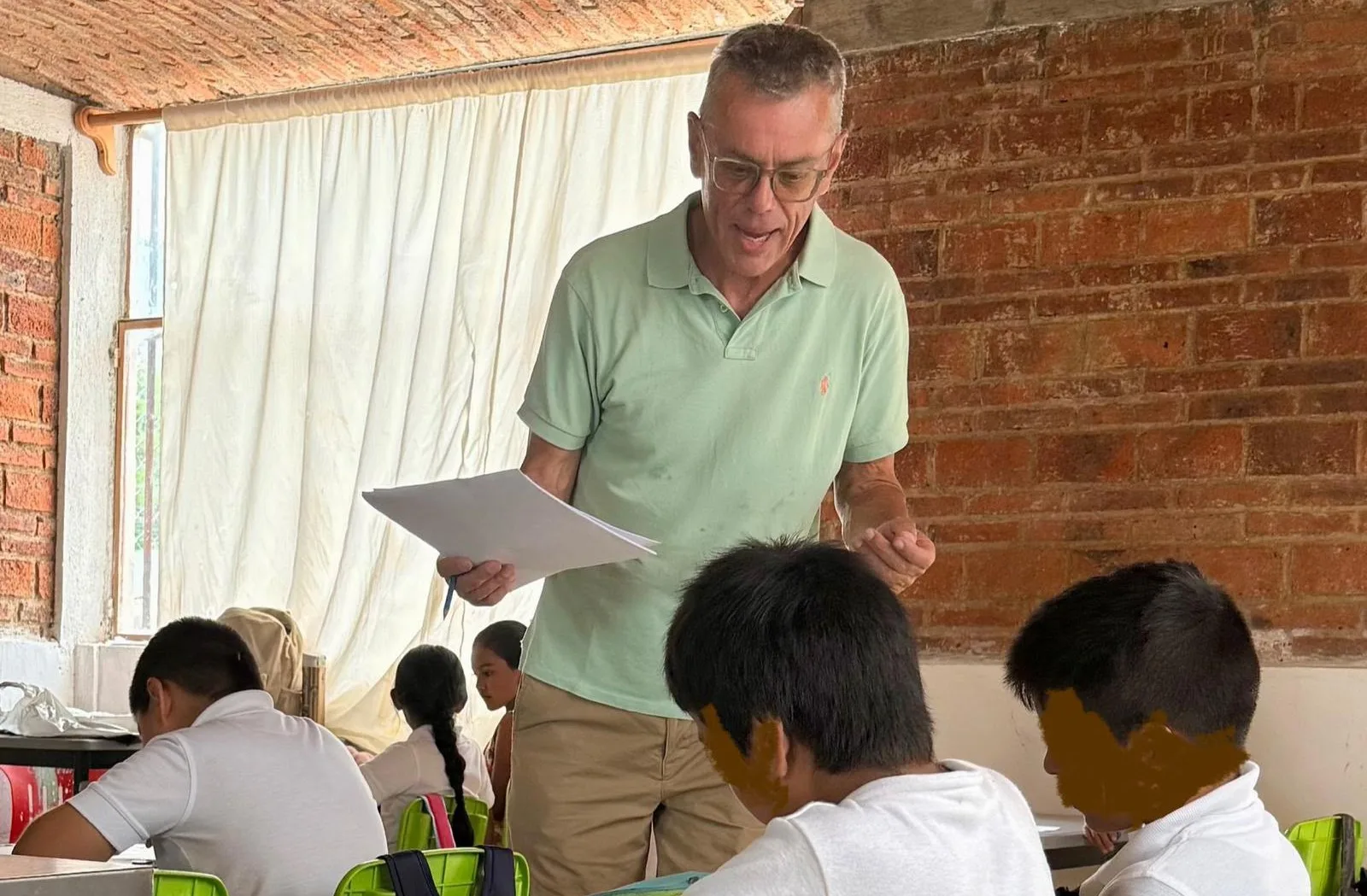 Mantienen voluntarios el apoyo a estudiantes de la Primaria Saúl Rodiles