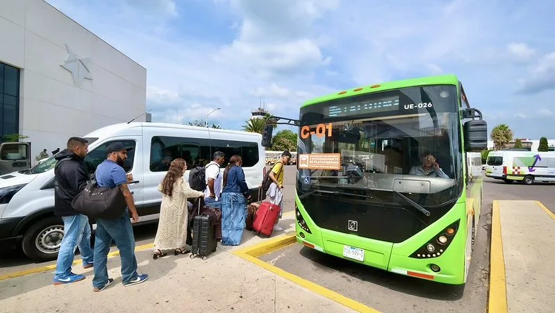Patio para vehículos de plataforma en el aeropuerto supera los 131 mil servicios en tres meses