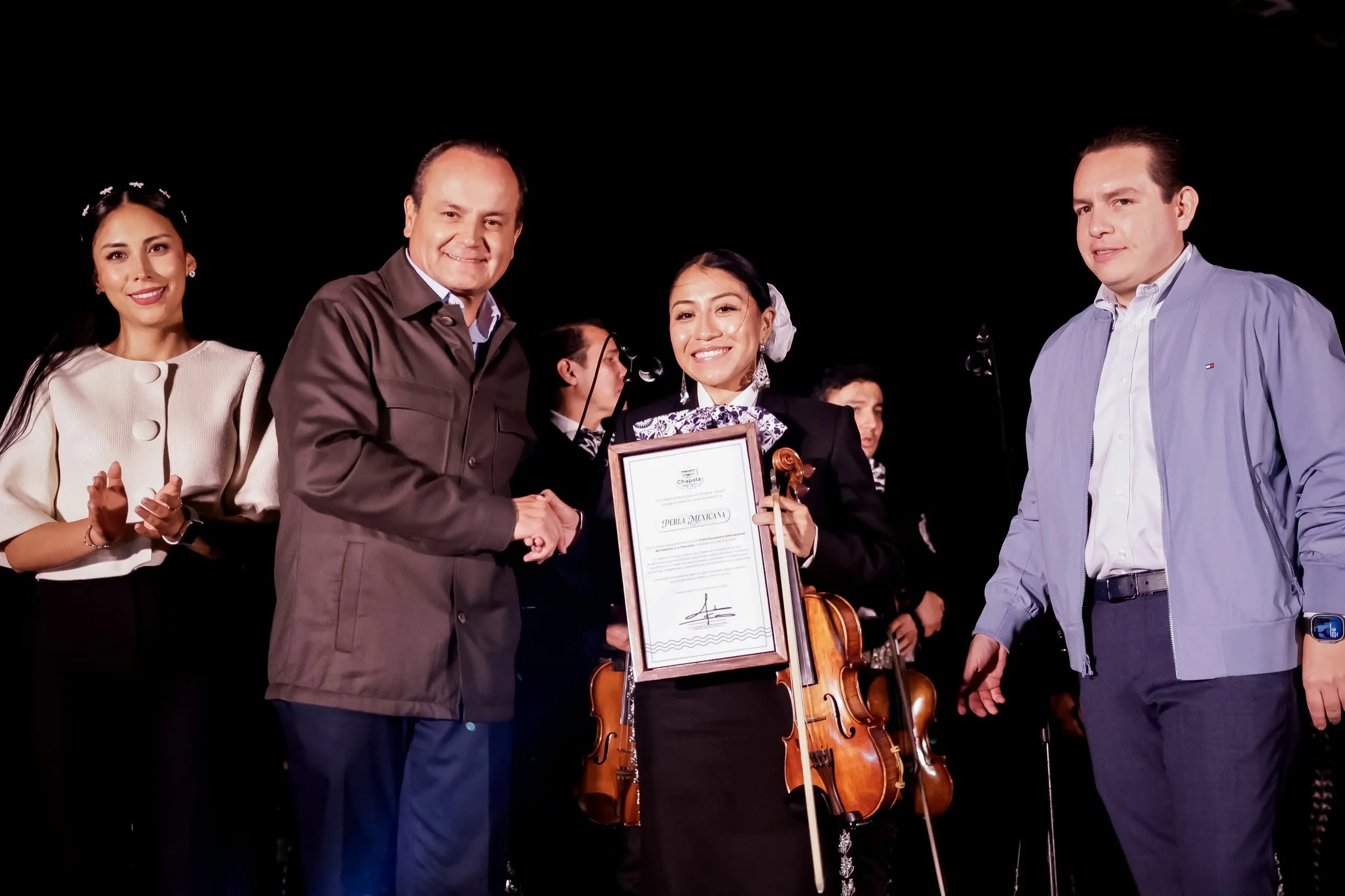 Mariachi internacional llega al malecón de Chapala