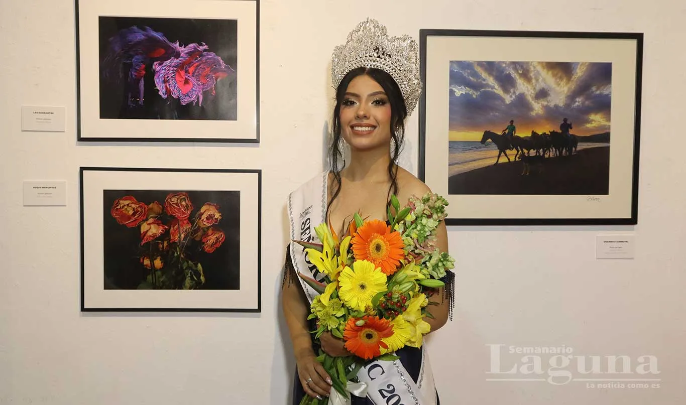Karol Mayte es coronada Reina de Fiestas Patrias