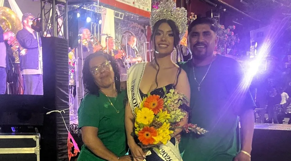 El orgullo de una madre detrás de la nueva reina
