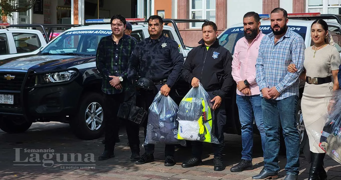 Jocotepec entrega tres patrullas y 112 uniformes para fortalecer cuerpos de emergencia 