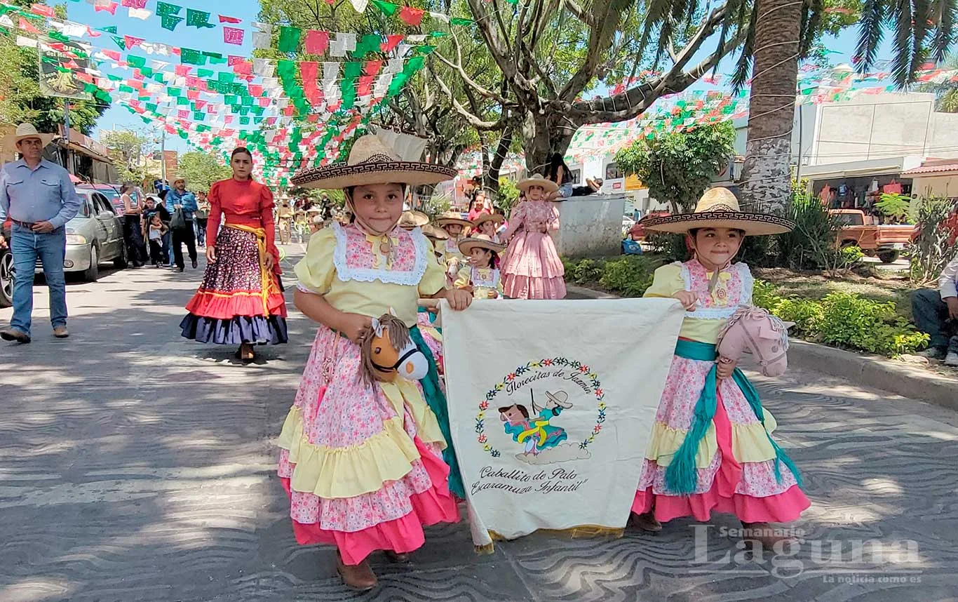 Conmemoran Charros de Chapala su día con desfile por la avenida Francisco I. Madero