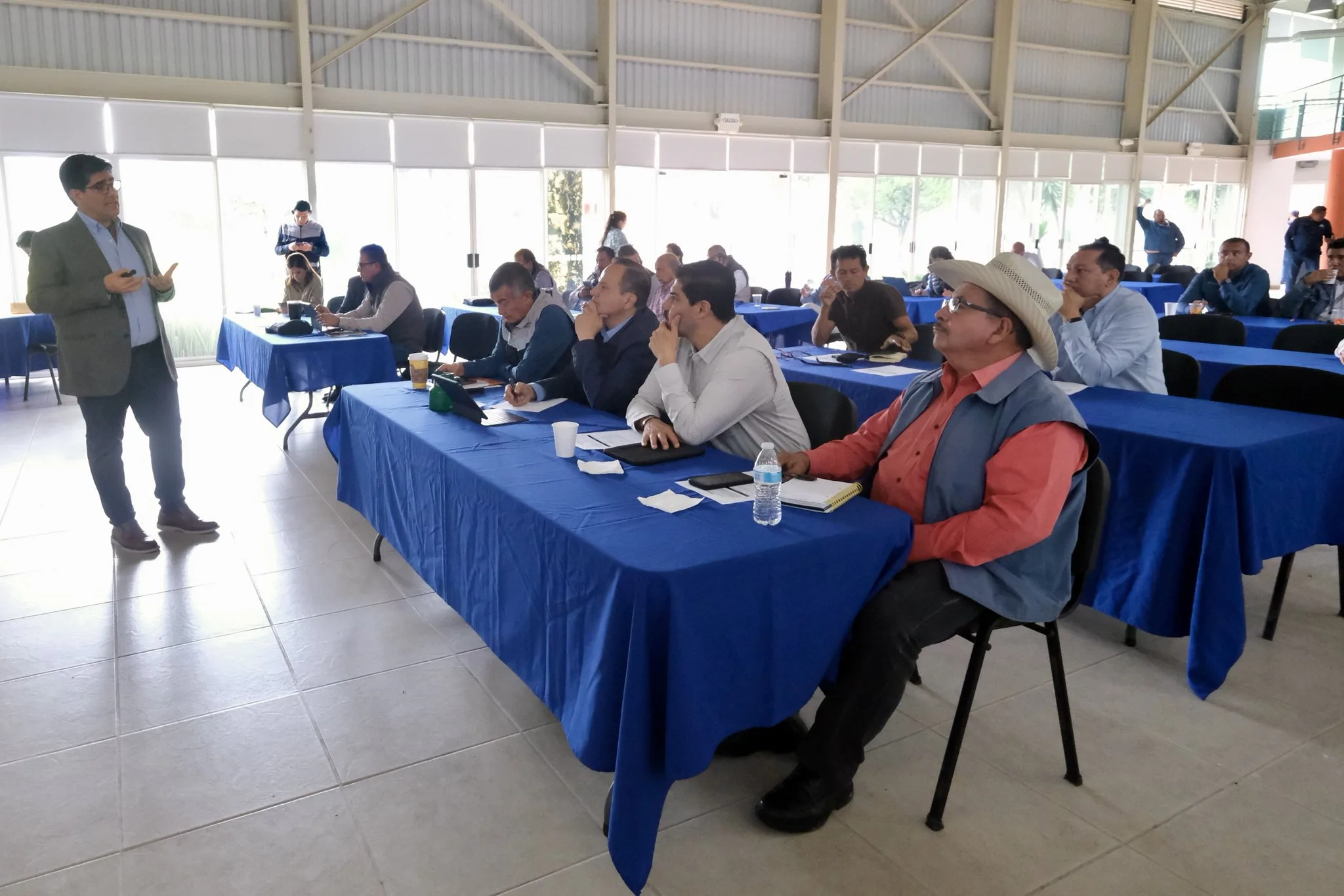  Exponen detalles de acueducto sustituto a presidentes de Chapala, La Barca y Poncitlán 