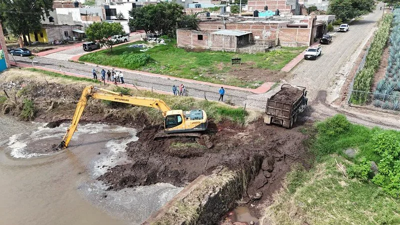 Desazolvan presa Tecata y arroyo Zapotlanejo