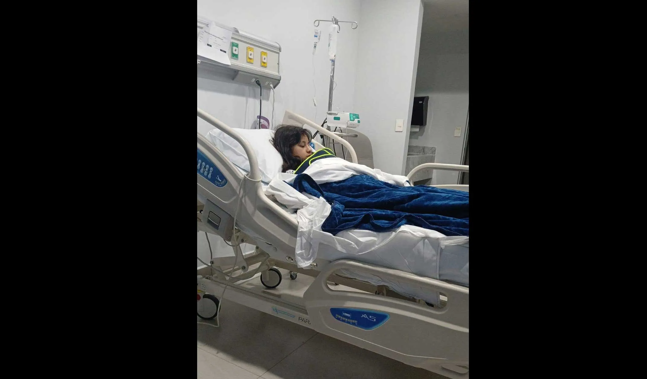 Menor requiere cirugía tras accidente con motocicleta, su mamá pide apoyo para identificar al conductor