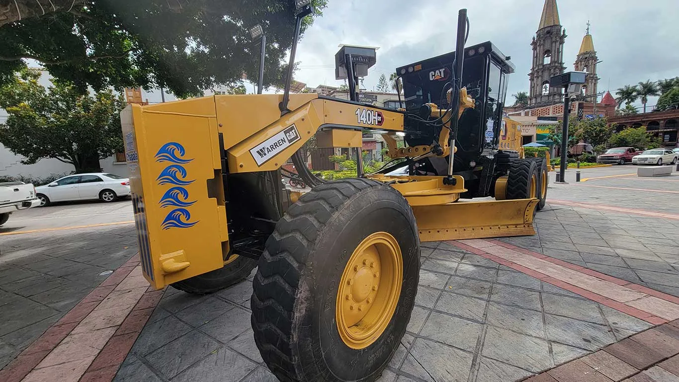 Incorpora Chapala motoconformadora de 2.26 millones de pesos con recursos propios 