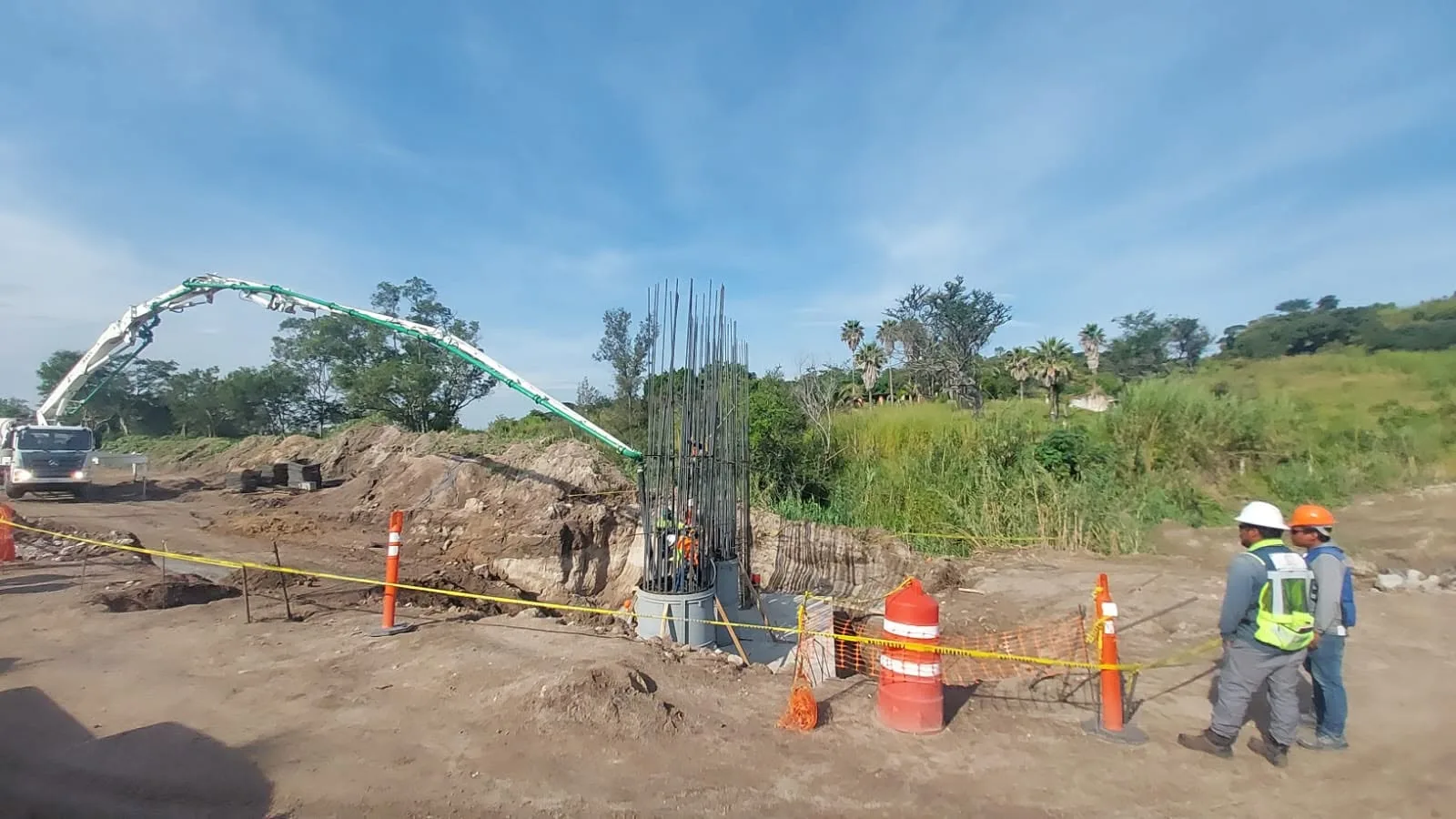 Parte de los trabajos en la construcción de un desnivel vehícular. Foto: Cortesía.